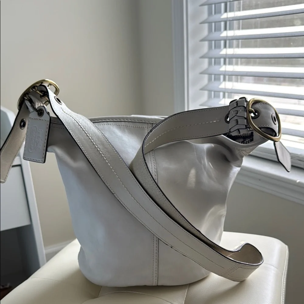 Coach White Sling /Shoulder Leather Bucket Bag - Picture 1 of 13